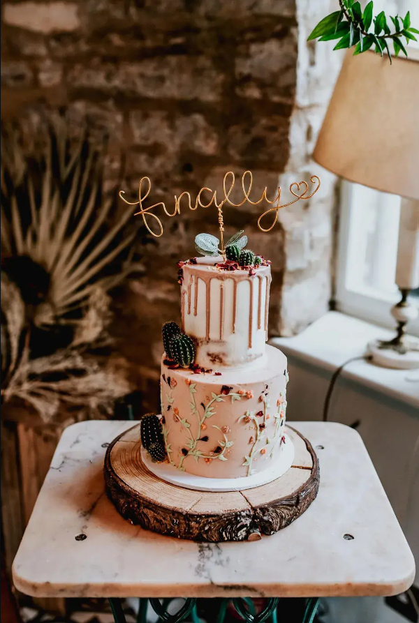 28 Unique Wedding Cake Toppers Available on