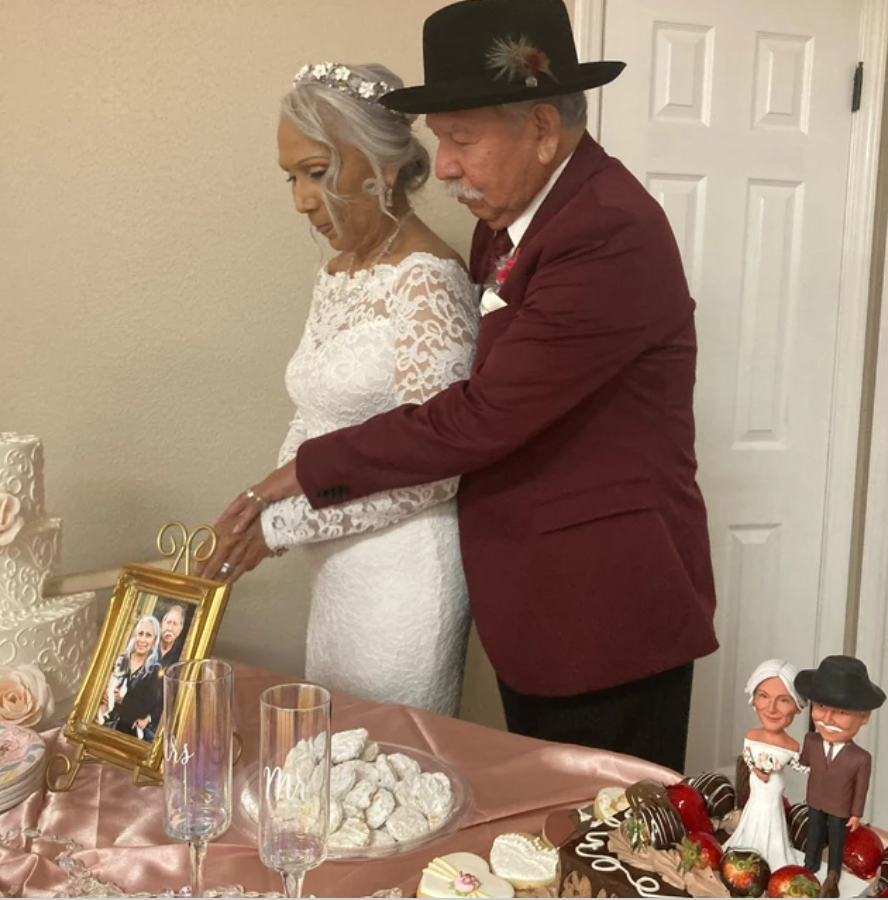  elderly couple Cake Topper